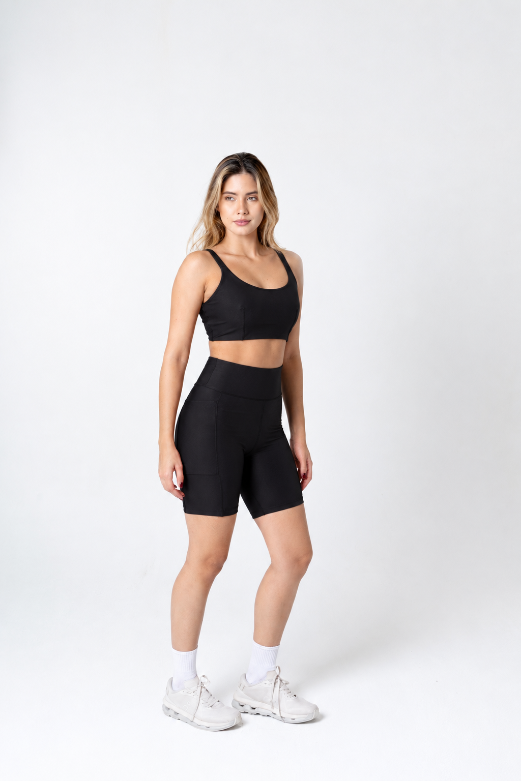 SHORT HYPER TRAINNING COM BOLSO LATERAL - PRETO