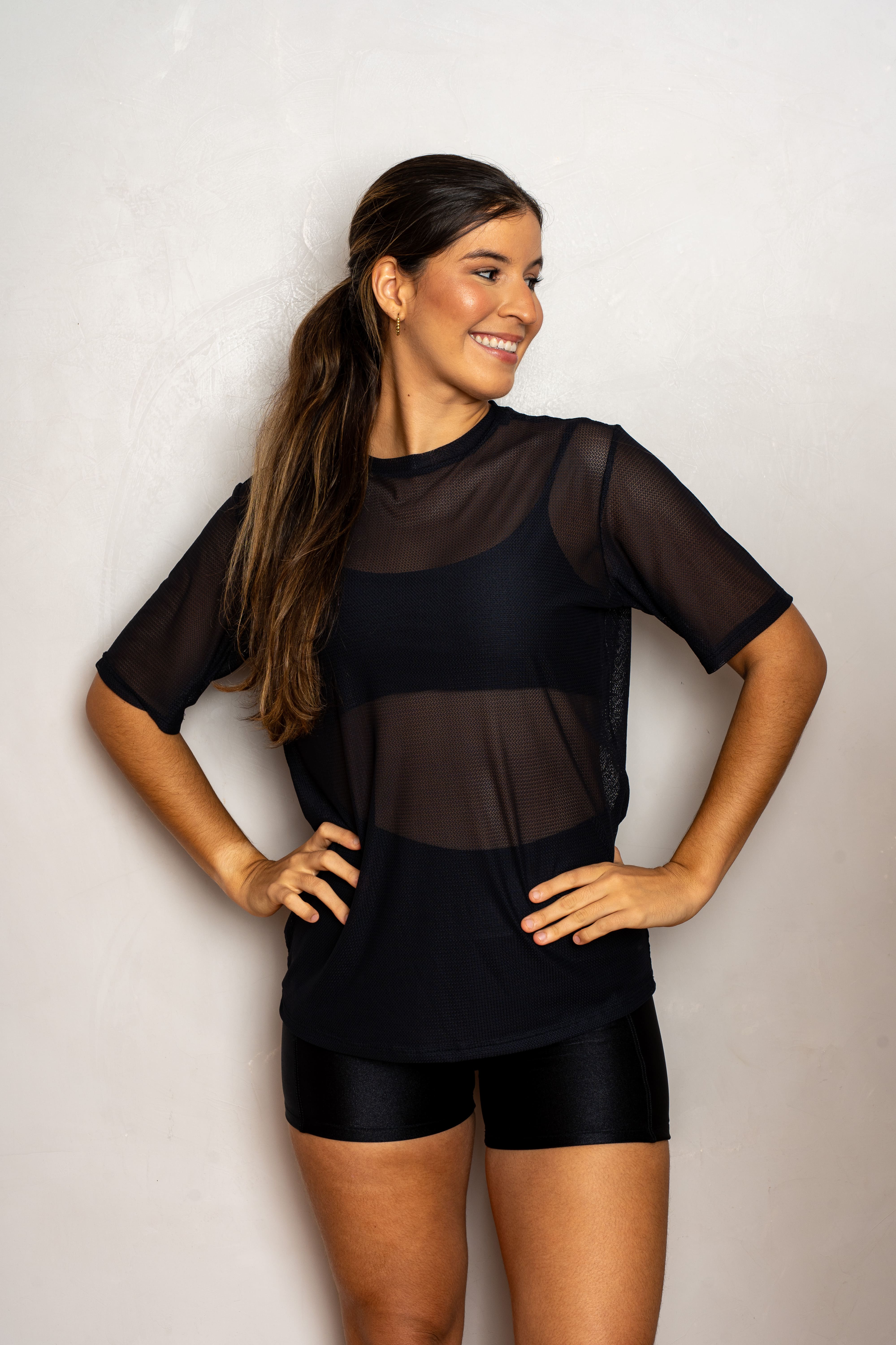 BLUSA LONG ESSENCIAL TELA CORAL - PRETO