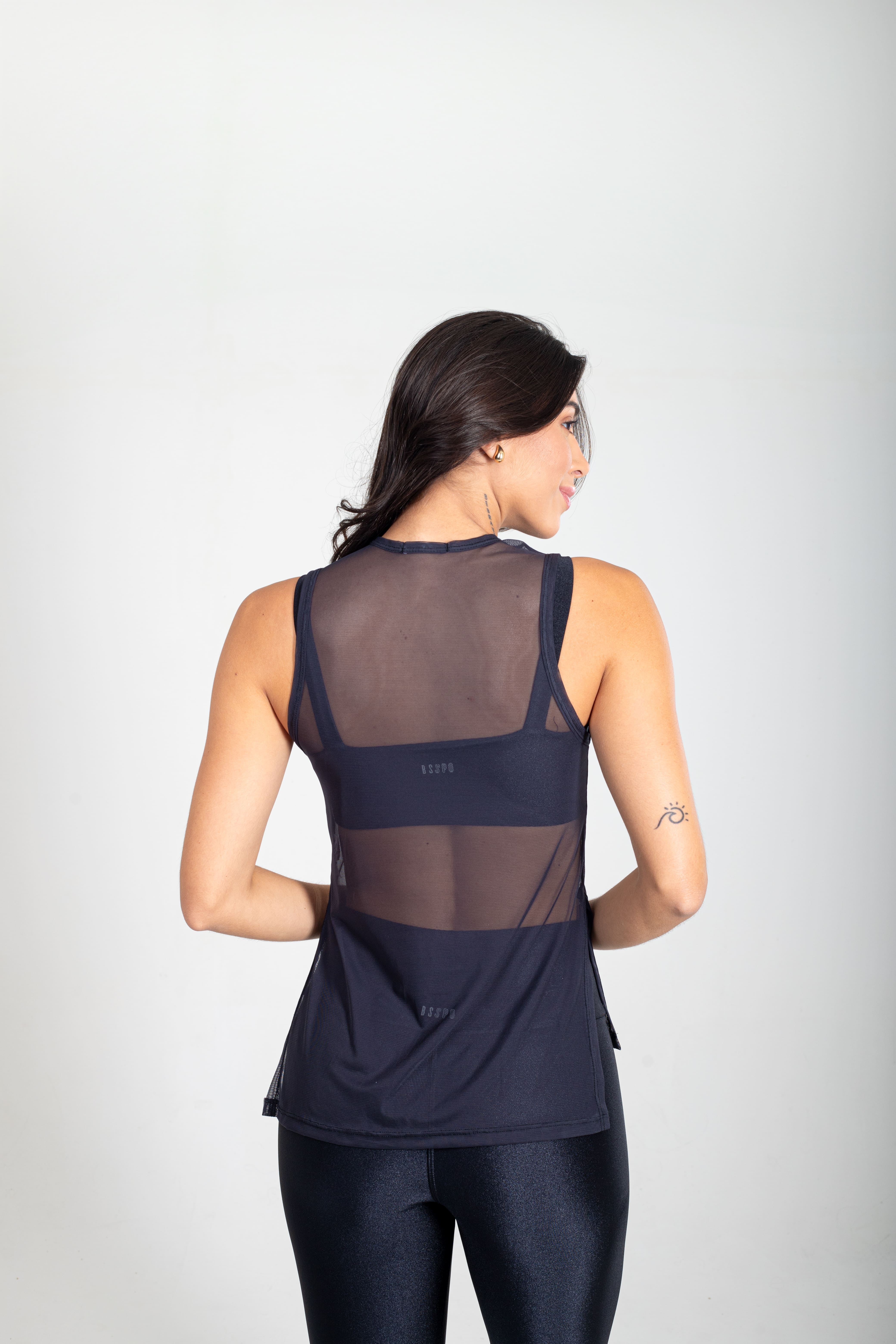 BLUSA REGATA ESSENTIAL EM TULE - PRETO