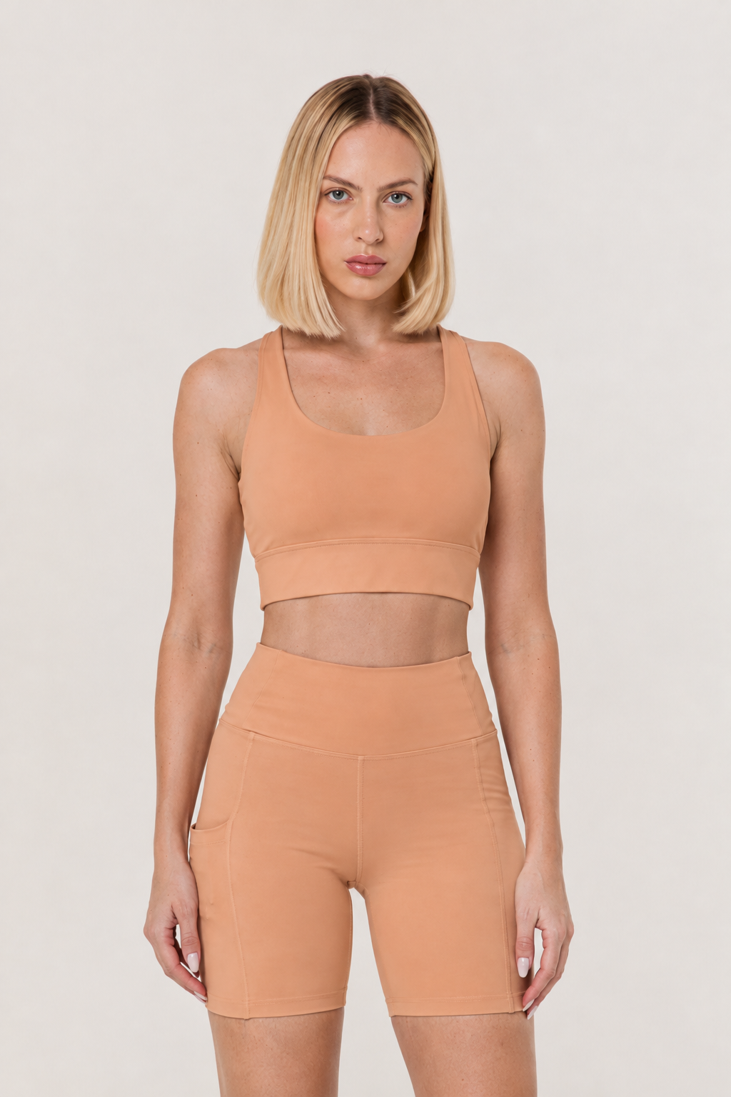 SHORT HYPER TRAINNING COM BOLSO NA LATERAL MACHIATTO