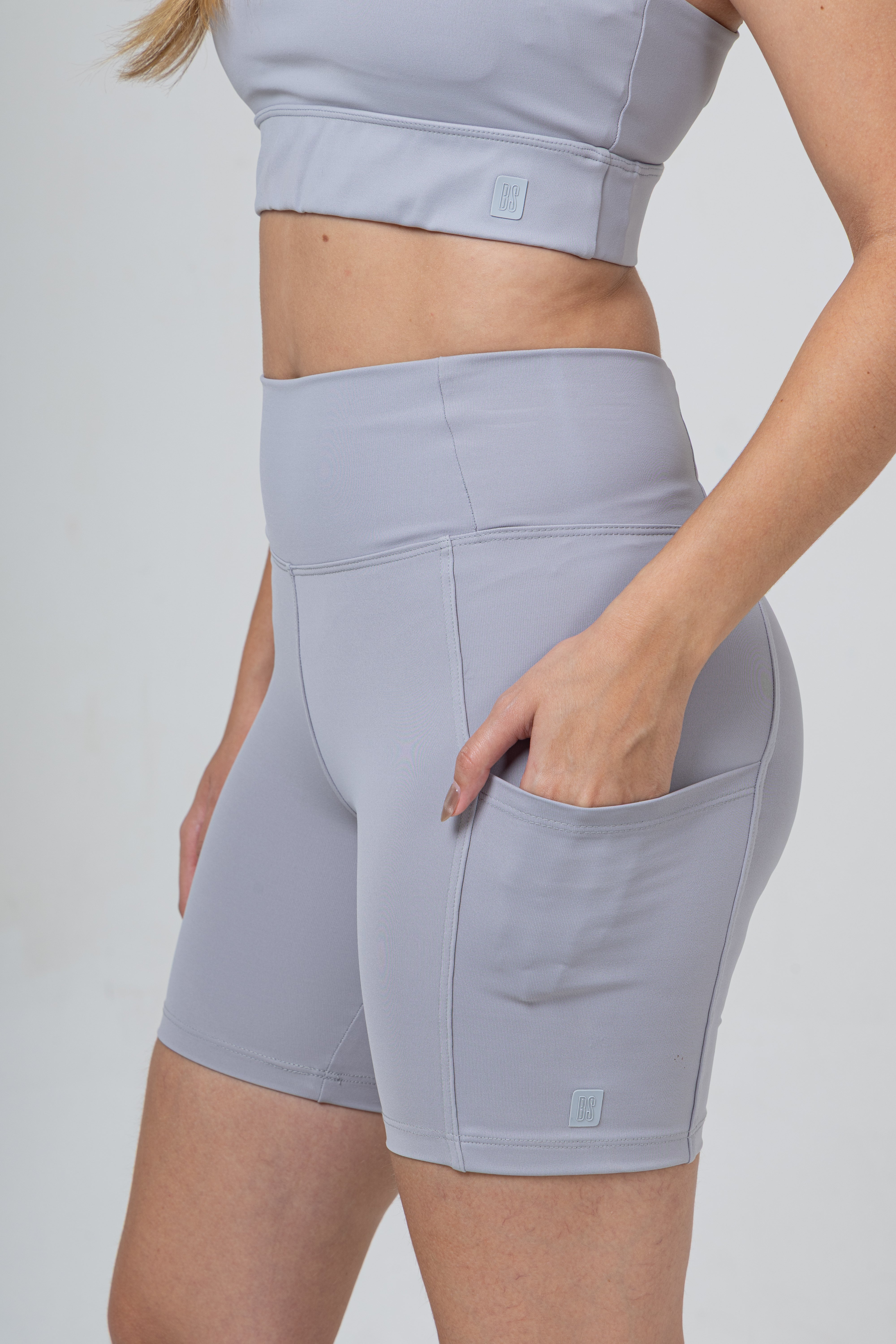 SHORT HYPER TRAINNING COM BOLSO LATERAL GLITTER